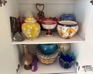 4004  Decorative Vases Pots