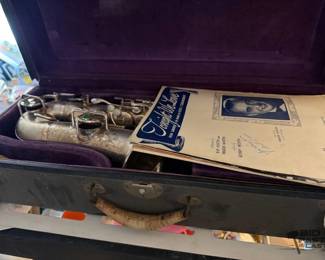 2504  Buescher Elkhart Saxophone