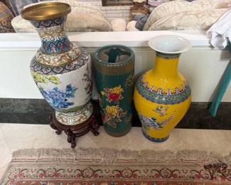 1118  3 Decorative Vases