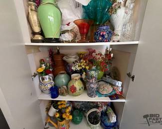 4018  Decorative Pots, Vases, Plates