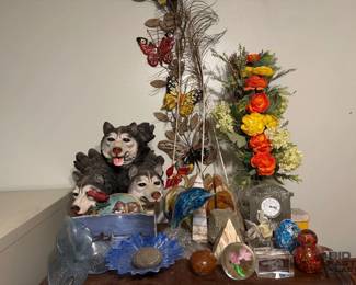 2236  Husky Sculpture, Mantle Clock, Paper Weights