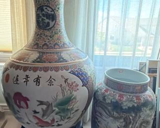 2444  2 Decorative Vases