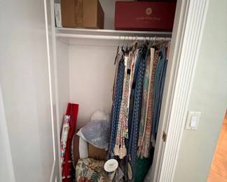 1302  Table Runners, Curtains, Christmas Decorations