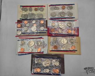 712  1980s and 1990s US Mint Uncirculated Coins