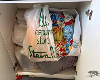 4006  Decorative CushionsPillows