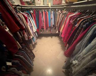 2060  Womens Clothing