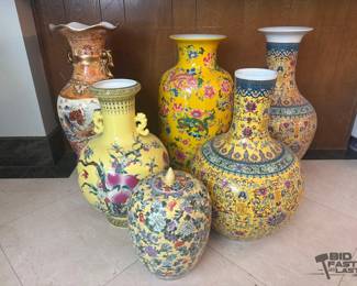 1346  6 Decorative Vases