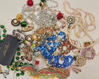 640  Costume Jewelry