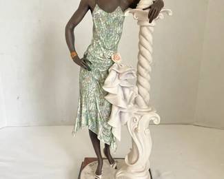  002 Giuseppe Armani Figure Mahogany with Certificate  Box