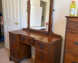 Vintage Thomasville Vanity Dresser