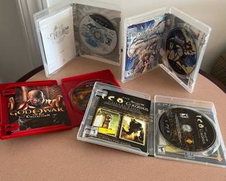 R35 - $35 LOT of PC Games. All like new, no scratches. War Craft Reign of Chaos is open box - not used. 