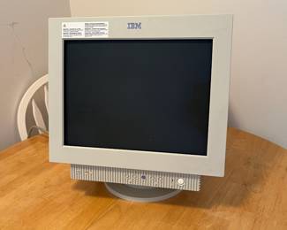 R88 - $160. Vintage IBM 655-23N CRT Monitor. Works!
