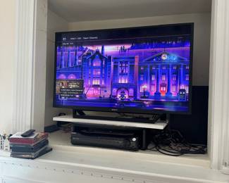 R18 - $40. Sony 40" Smart HDTV. Model KDL-40W650D. 2016 Model. 