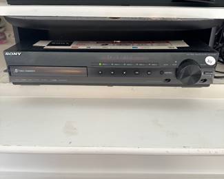 R19 - $20. Sony DVD Player. Model DAV-HDX285. 