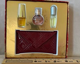 R57 - $25. 2 Estee Lauder Gift Sets. 