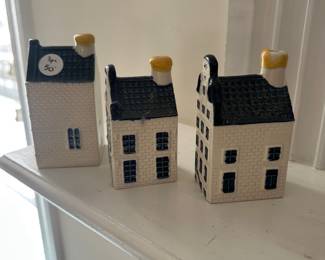 R21 - $50. 3 Pieces of Blue Delft's KLM by BOLs. 2 are empty. 