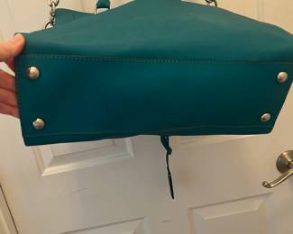 R44 - $45. Michael Kors Large Hamilton Bag. Measures 14" wide x 4.5" deep x 11" tall. 