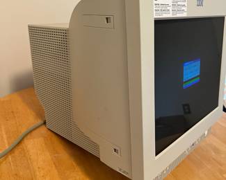 R88 - $160. Vintage IBM 655-23N CRT Monitor. Works!