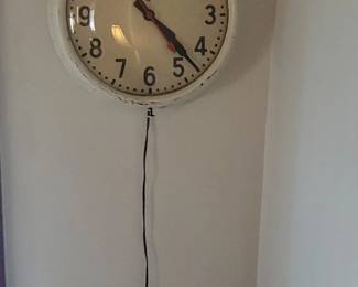 Vintage General Electric wall clock