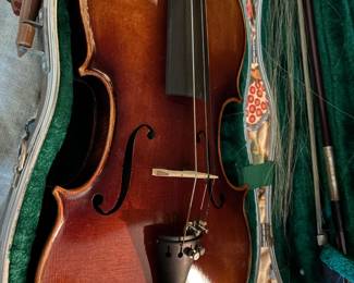 Vintage Violin and case