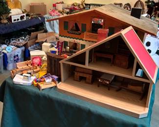 Vintage dollhouses with furniture, accessories 