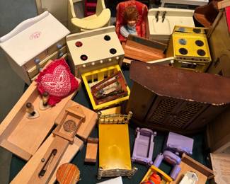 Vintage dollhouse furniture, accessories 
