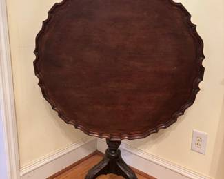 Antique pie crust tilt top table
