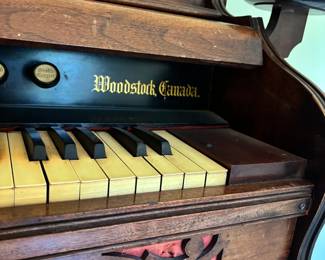 Pump Organ 