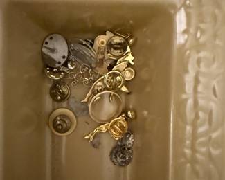 Jewelry pieces