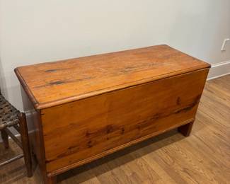 Storage chest