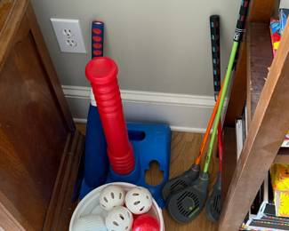 Kids sports games - tee-ball; golf