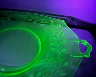 Uranium glass platter with etched design