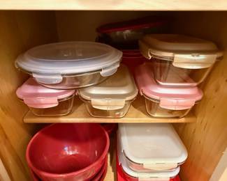 Pyrex bakeware