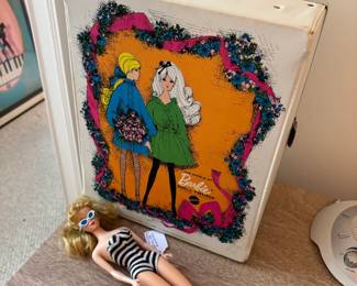 Retro barbie, Barbie clothes storage full of clothes!