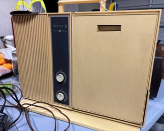 1965 Zenith Portable Record Player - tested turns on 