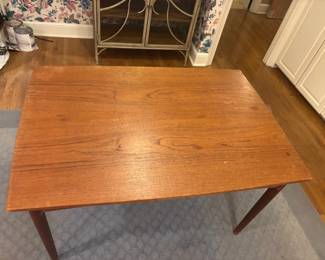 MCM Table convertible with hidden leaf