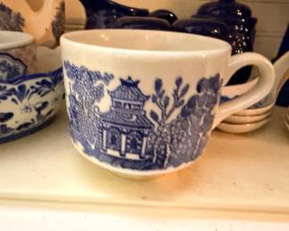 Blue Willow Transferware Cup Mug Porcelain China Pagoda Scene