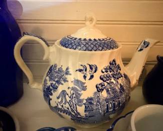 Blue Willow Pattern Teapot White Porcelain Chinoiserie Transferware