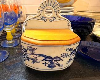 Blue White Ceramic Bread Box Wood Lid Blue Onion Pattern Kitchen Storage