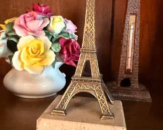 Eiffel Tower Souvenir Model Ceramic Rose Bouquet Vintage Thermometer