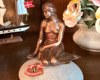 Copenhagen Little Mermaid Bronze Figurine Souvenir Model Sailboat Roses