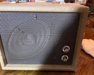 Vintage Newcomb Model 9 Amp