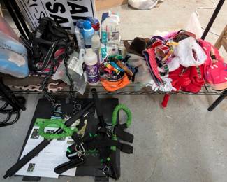 Dog supplies, small pet clothes, dog lifejackets, fitness equipment, and more.