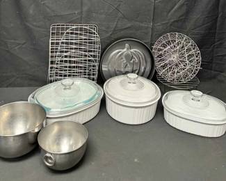CT335Vintage Corning Ware And Bakeware Lot