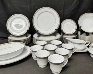 CT341VContemporary Fine China By Noritake Legacy Splendor