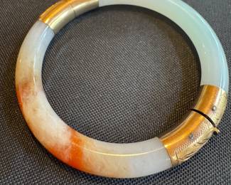 14kt Jade bangle