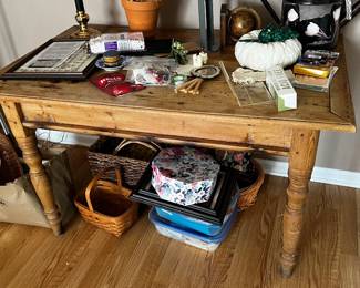 Primitive pine kitchen table 