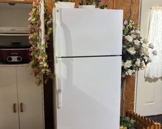 GE Refrigerator