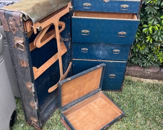 Steamer Trunk. Antique 