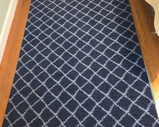 Clean decorative carpets